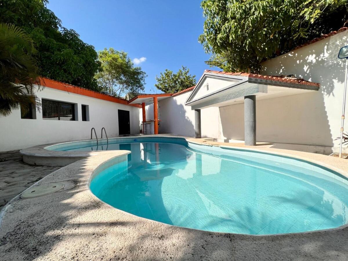 Espacio Creado Para 3 Personas Con Piscina Mérida Exterior foto