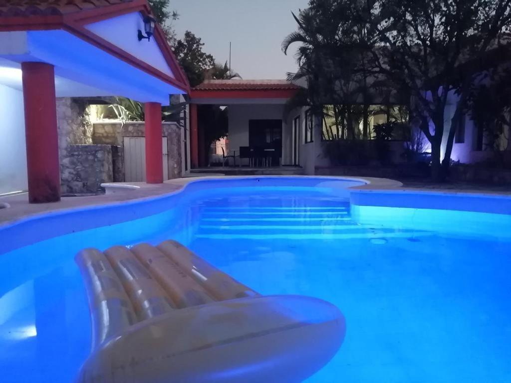 Espacio Creado Para 3 Personas Con Piscina Mérida Exterior foto