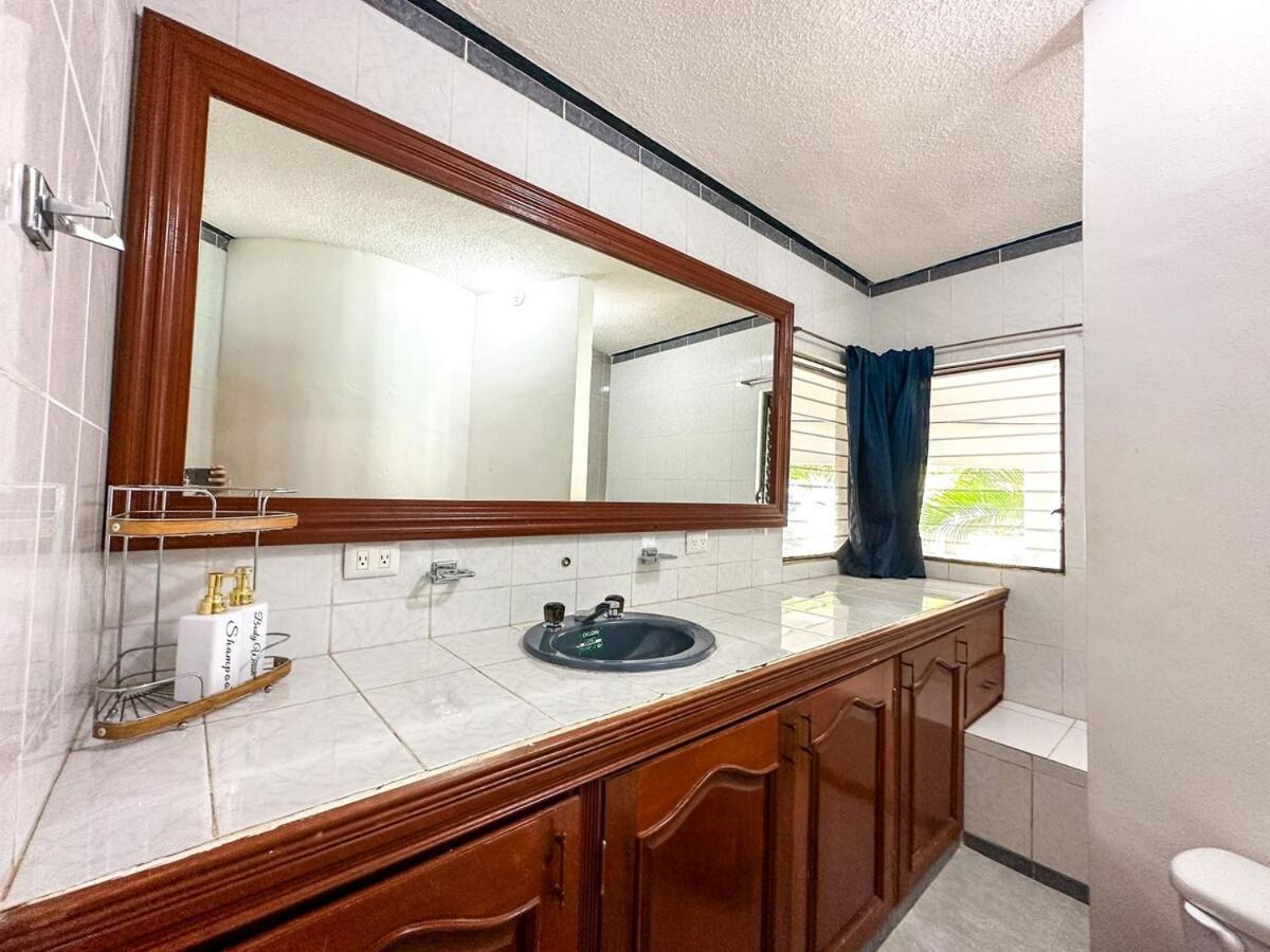 Espacio Creado Para 3 Personas Con Piscina Mérida Exterior foto